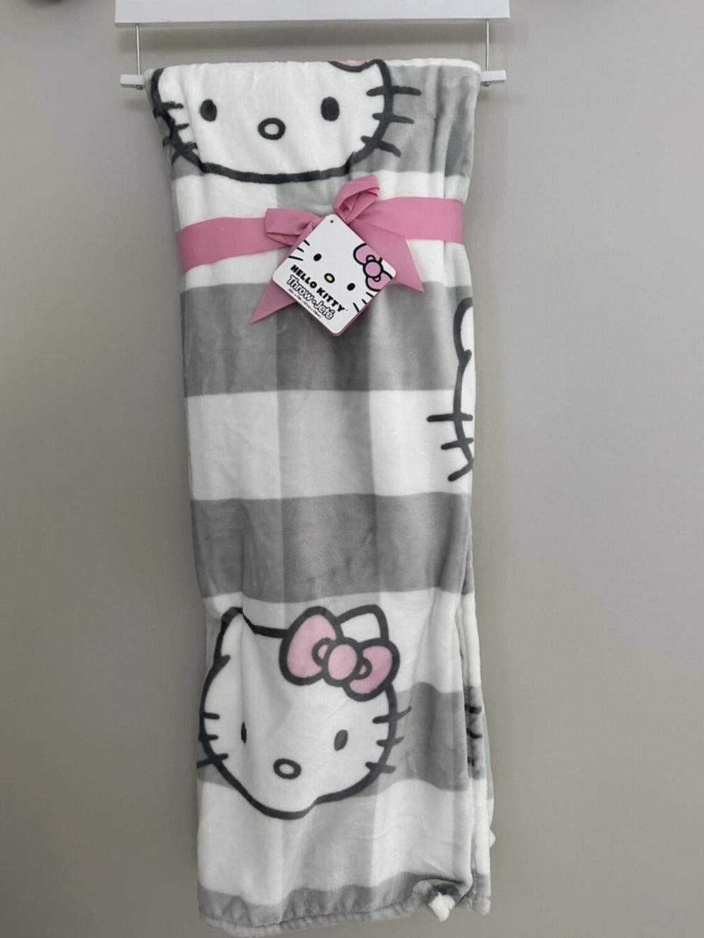 Hello Kitty Plush Throw Blanket Pink Bow Gray White Gingham Check 50”x70”